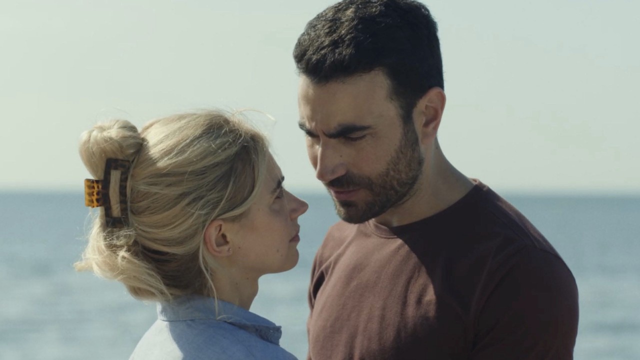 Brett Goldstein razkriva alternativni konec filma 'All of You'