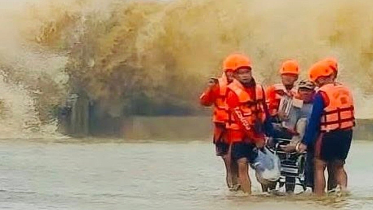 Tropical Storm Bualoi leaves 11 dead in Philippines, heads towards Vietnam