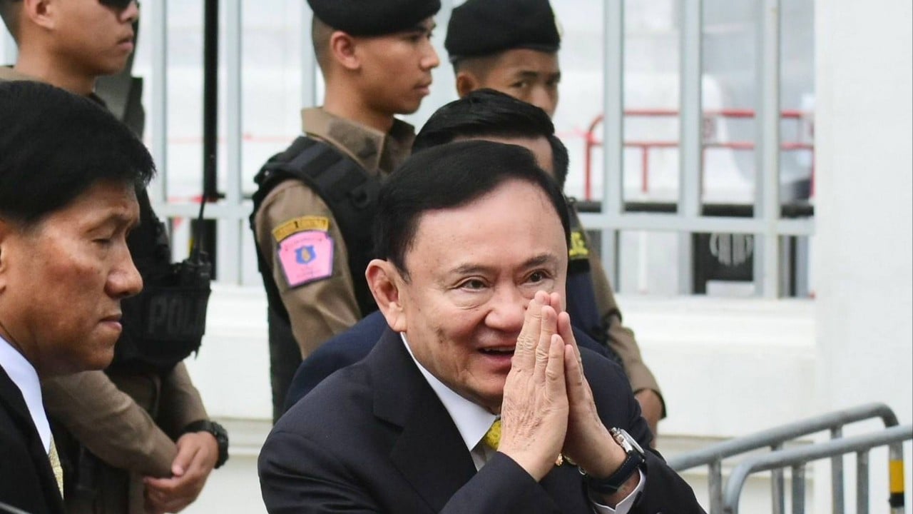 Nekdanji tajski premier Thaksin Shinawatra zaprosil za kraljevo pomilostitev
