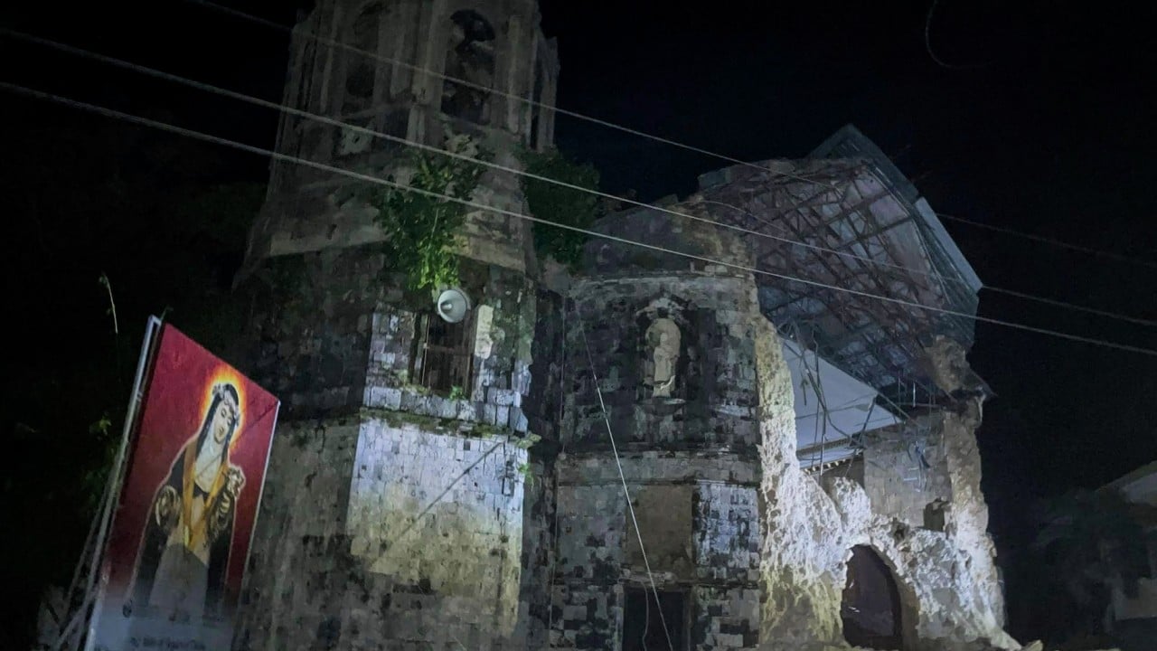 At least 31 dead as powerful 6.9-magnitude quake hits Philippines