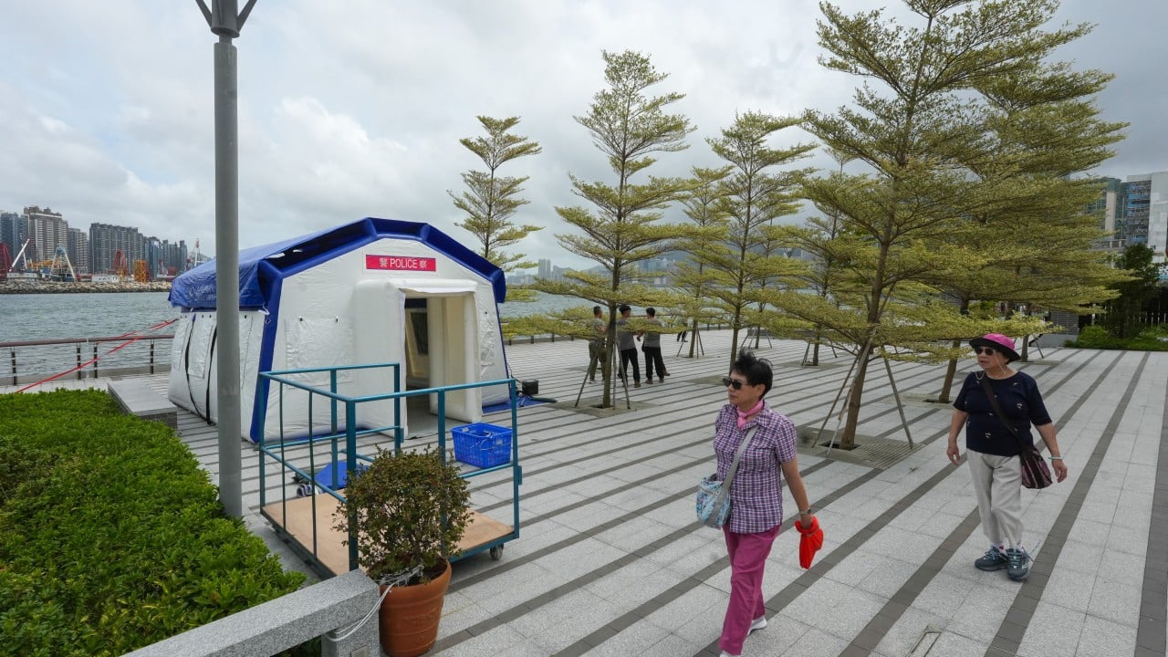 Hong Kong police arrest man after knife attack leaves 2 critically injured