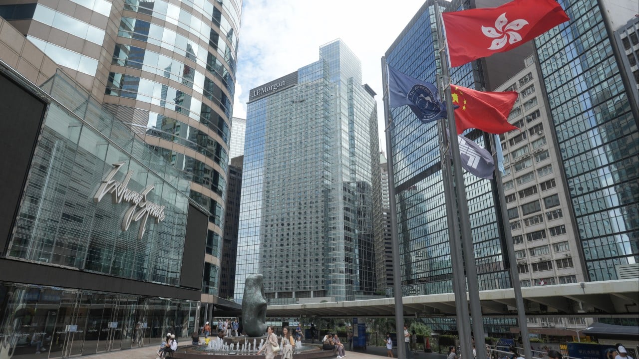 Hong Kong stocks fall as US shutdown dampens investor sentiment