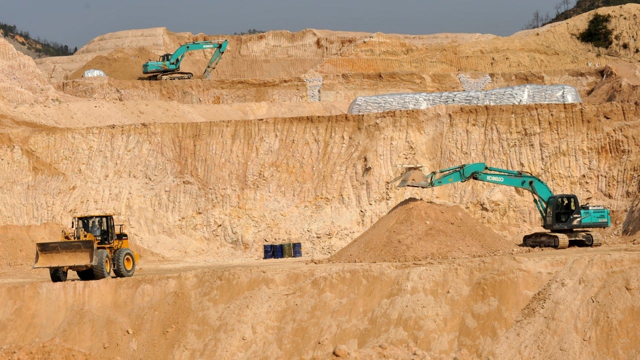 Kitajska zaostruje nadzor izvoza redkih zemelj, cilja na obrambne in polprevodniške uporabnike