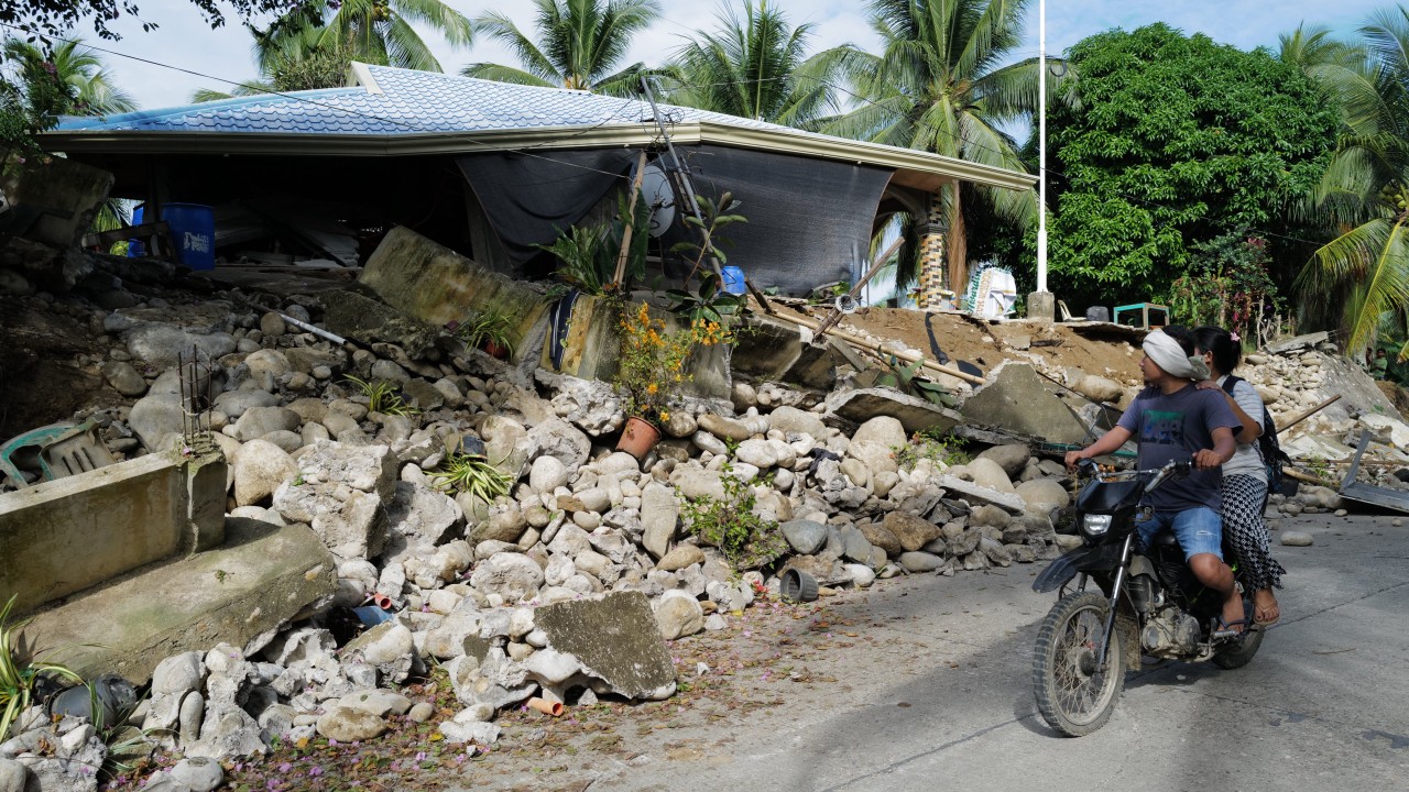 Filipine prizadela močna potresa, najmanj osem mrtvih