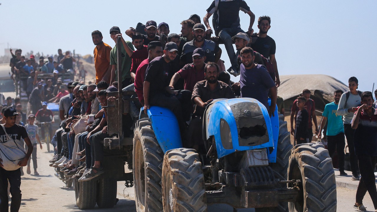 ‘Nothing left’: Palestinians return to rubble in Gaza as truce takes effect