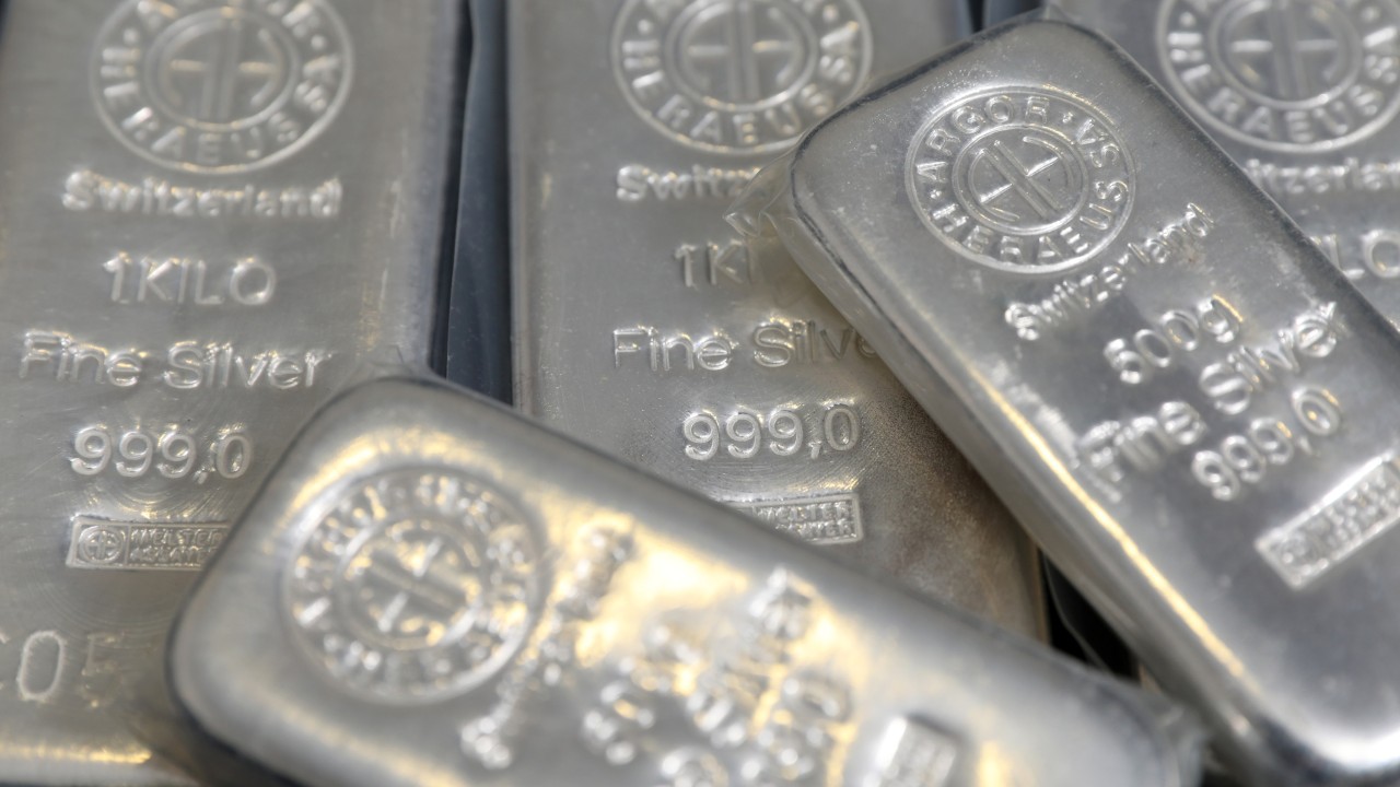 Silver hits record high, surging past US$52 amid historic London short squeeze