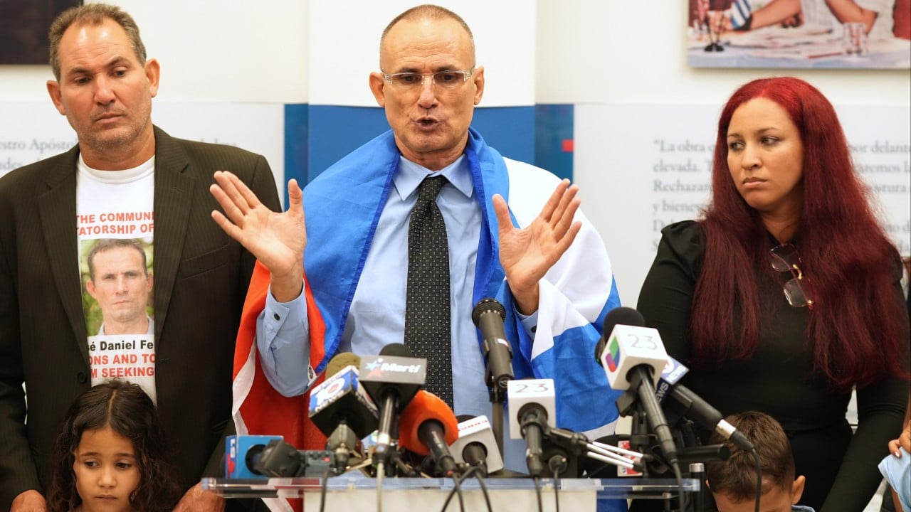 Cuban dissident Jose Daniel Ferrer leaves island for US exile after imprisonment