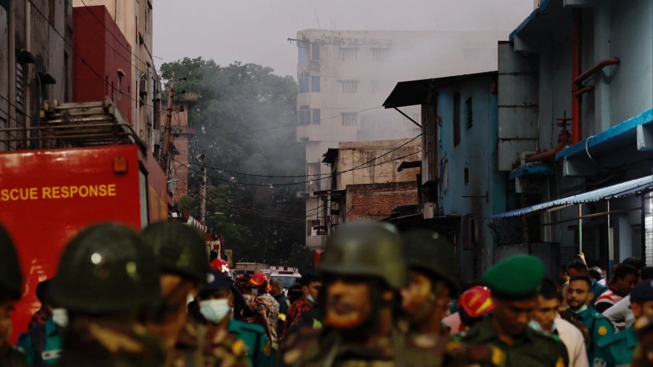 16 killed in chemical warehouse, garment factory fire in Bangladeshi capital