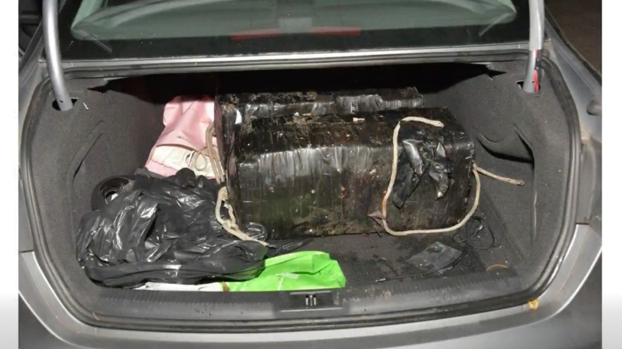 V Hongkongu in Omanu aretirali več oseb zaradi trgovine z drogami