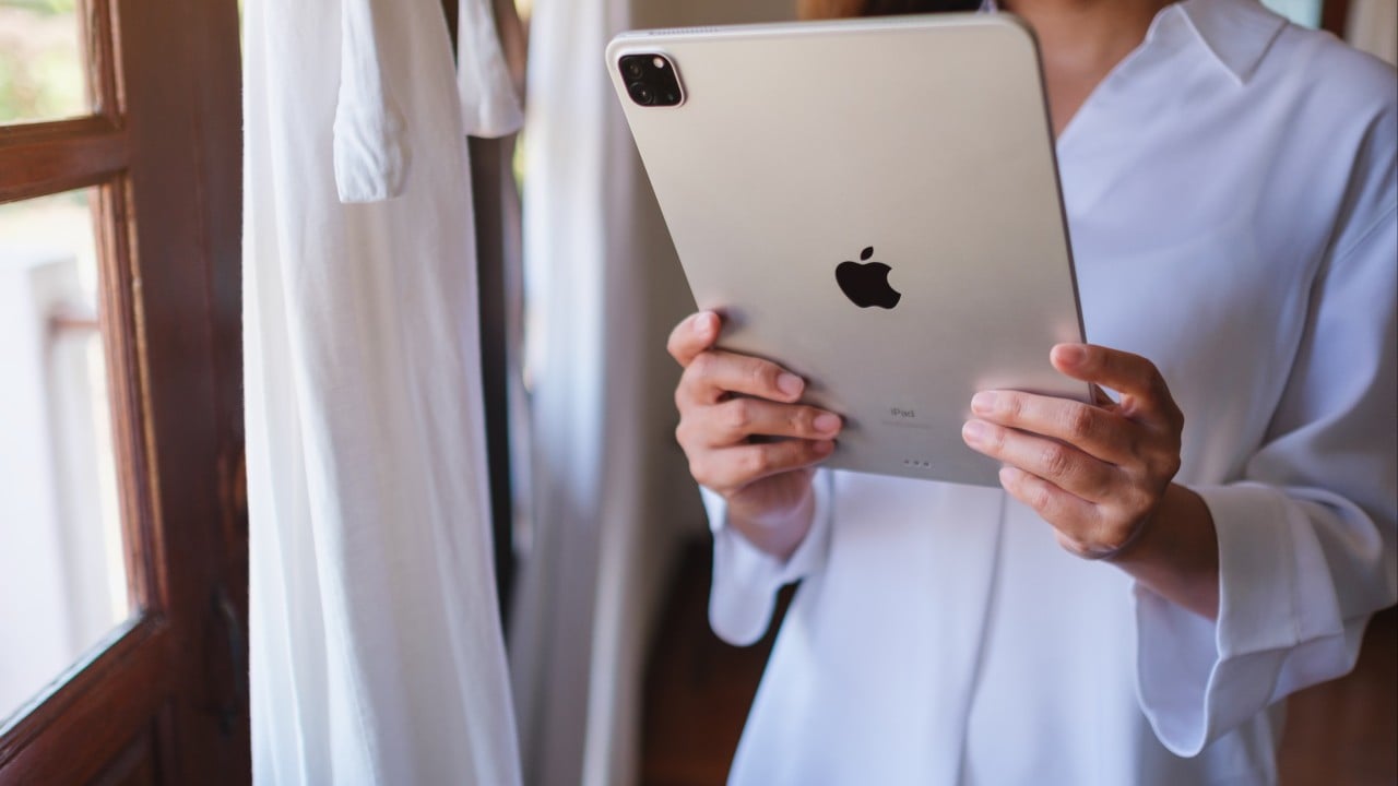 Apple Foldable Devices Face Delays, Roadmap Shifts