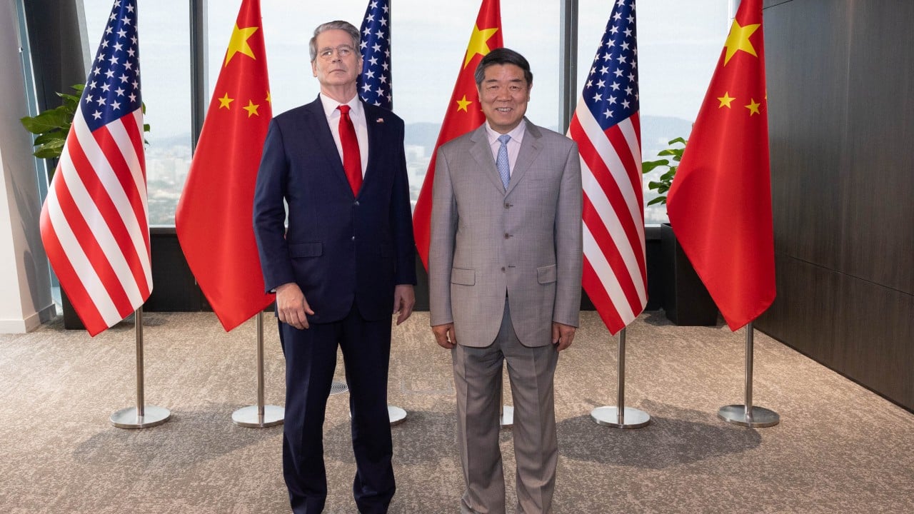 Hong Kong stocks rise as China-US trade progress boosts sentiment