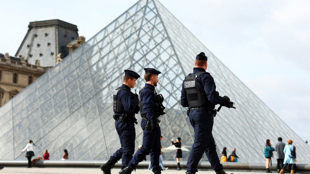 France now holding 7 suspects in daring US$102 million Louvre heist
