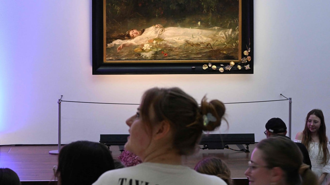 Taylor Swift fans swarm German museum to see Ophelia painting