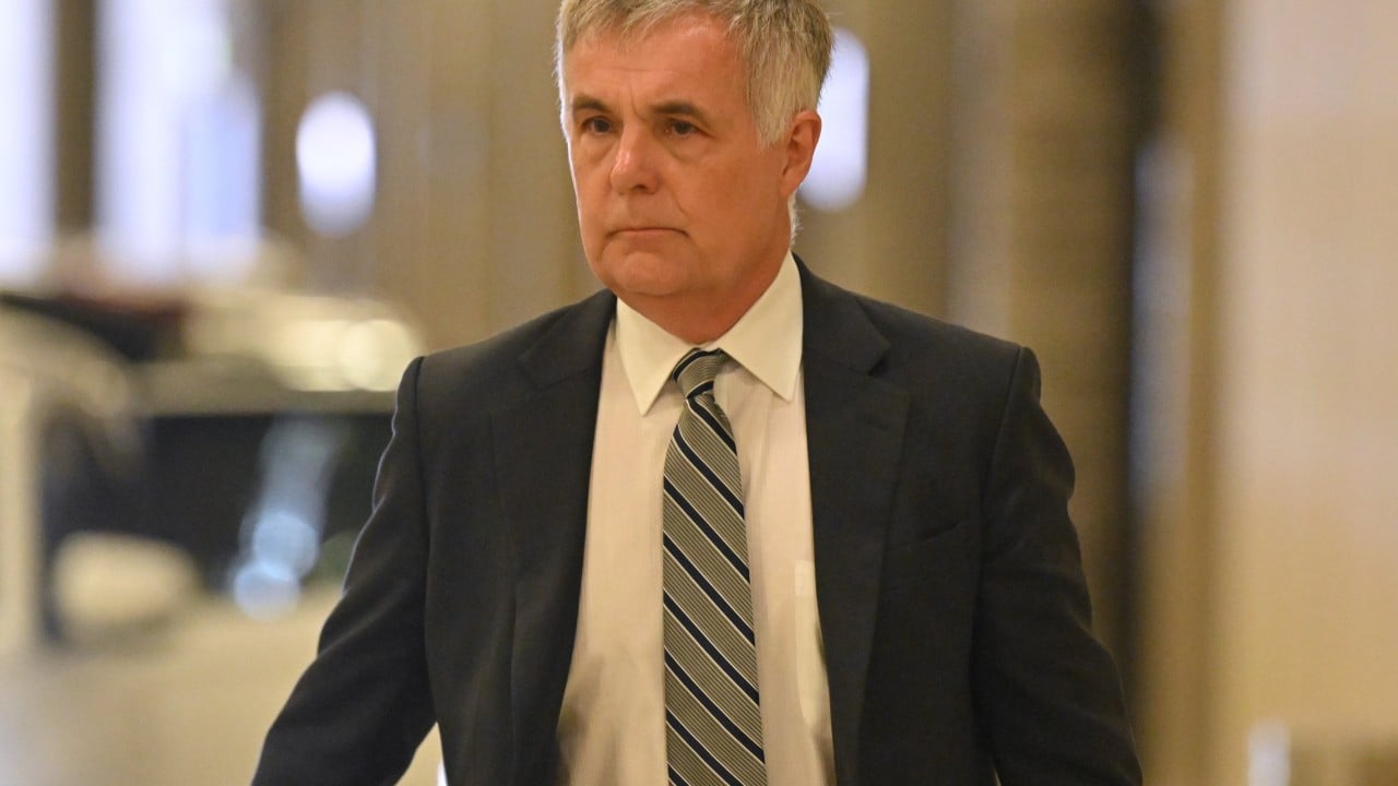 CEO of Singapore-owned Optus refuses to resign after deadly Australian outage