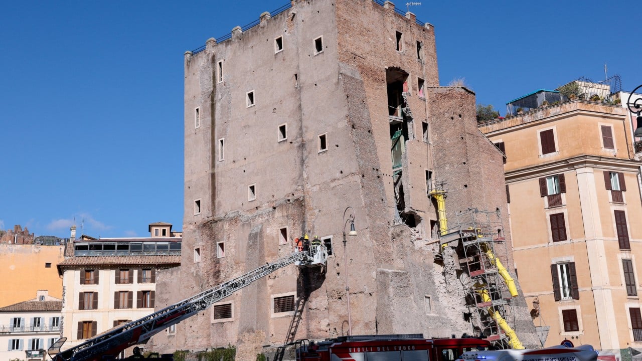 Worker dies after medieval tower partly collapses in Rome