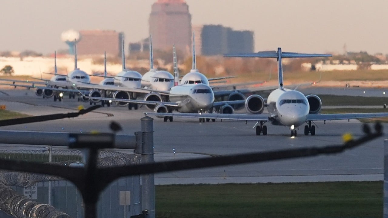 US cutting 10% of flights in ‘high-volume’ markets as shutdown drags on