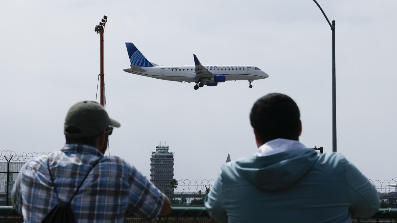 US cutting air traffic by 10% across ‘high-volume’ markets due to shutdown