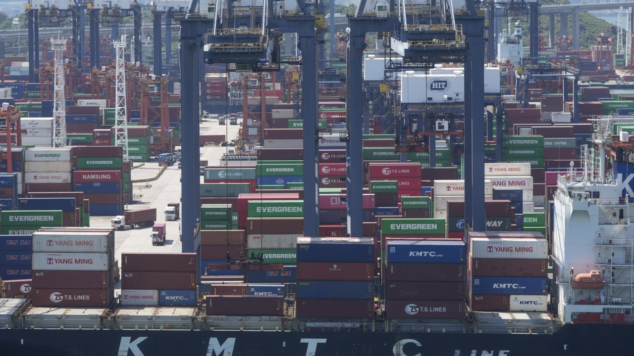 Hong Kong to tap new markets amid easing tariff war, confident of export growth