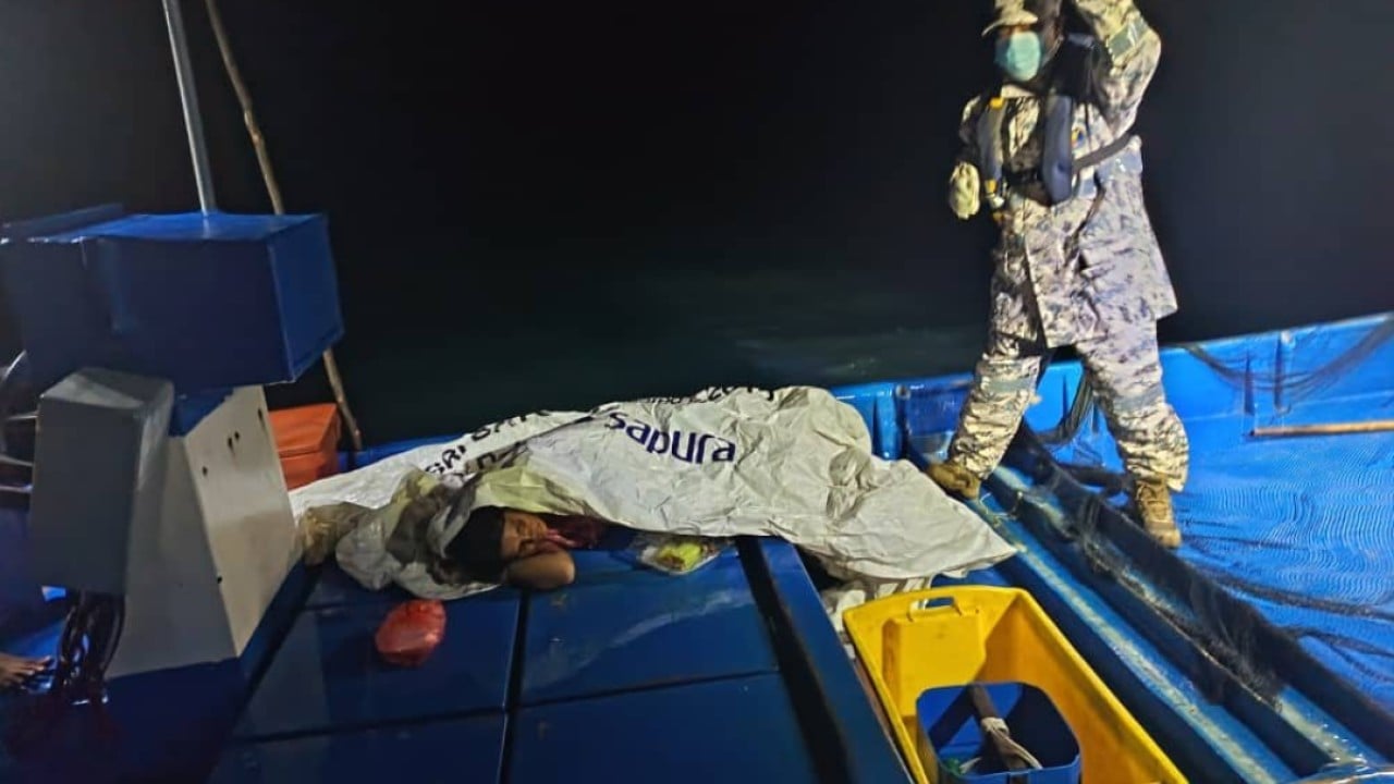 Hundreds missing after migrant boat sinks off Malaysia-Thailand border