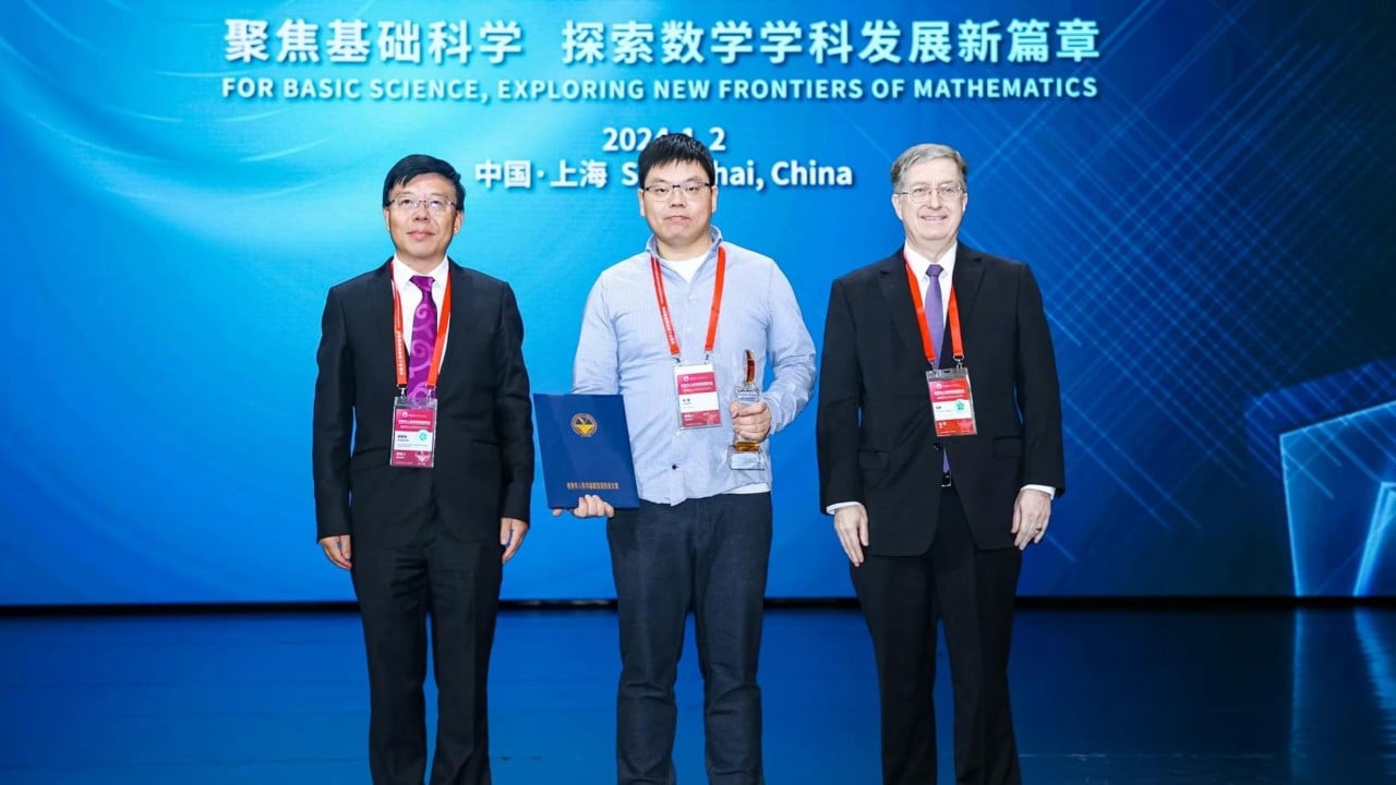 Rising star mathematician Wu Meng returns to China from Finland