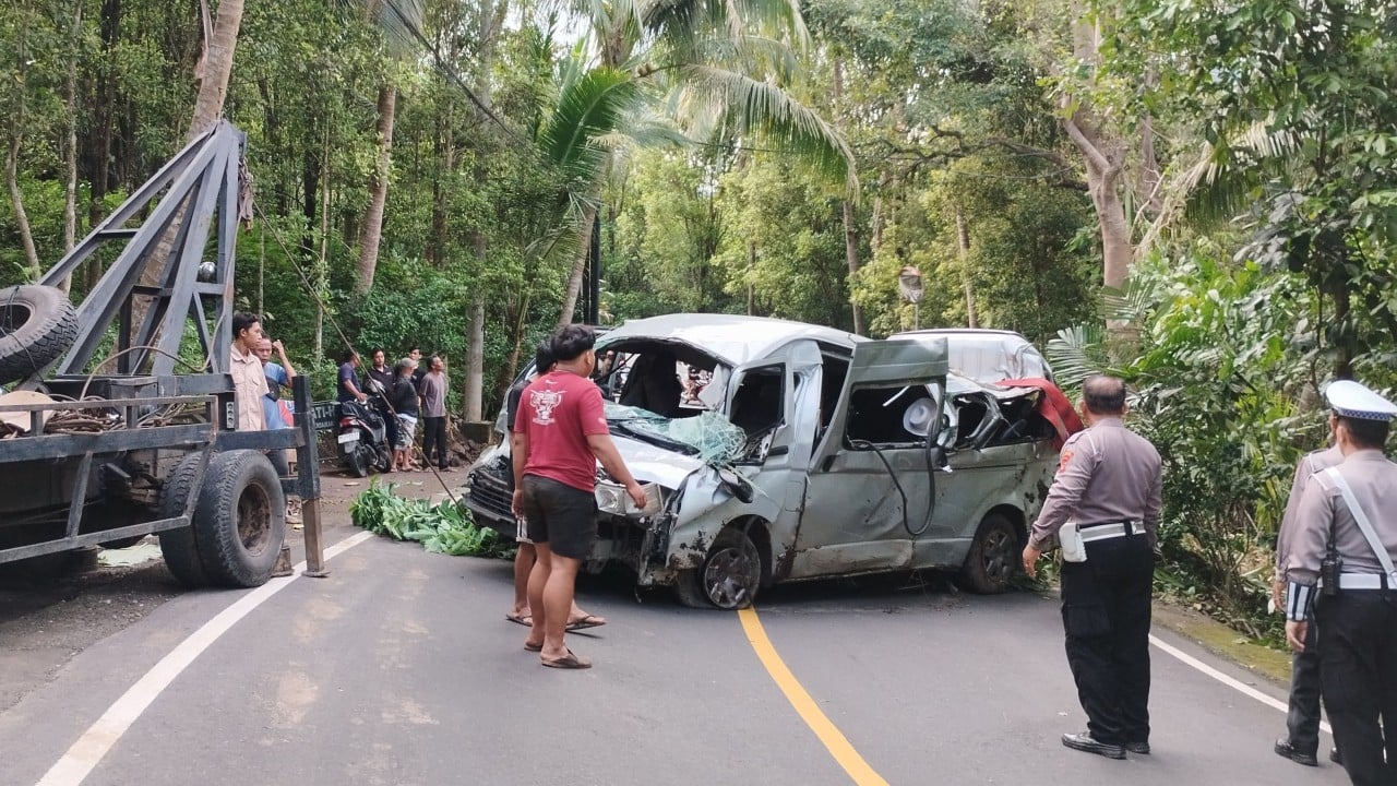 5 Chinese nationals killed, 8 others injured in Bali car crash