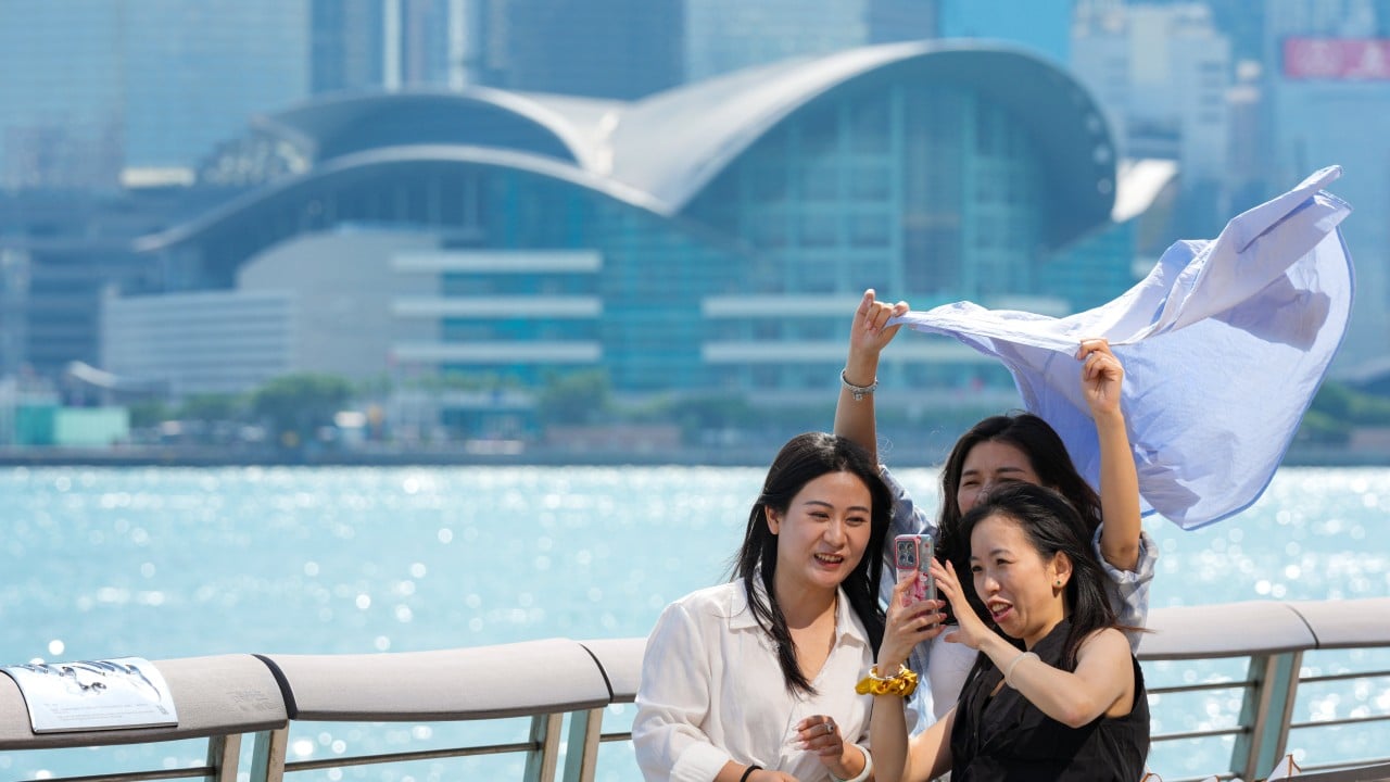 Cold front to sweep across Hong Kong on Monday night, bringing low of 15 degrees