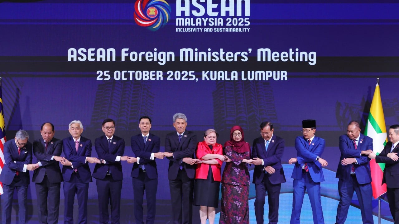 Globalization Shifts, But It Doesn't Reverse