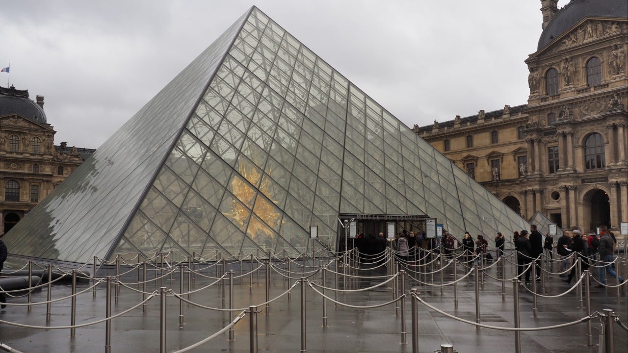 Louvre museum in Paris closes gallery due to structural weakness
