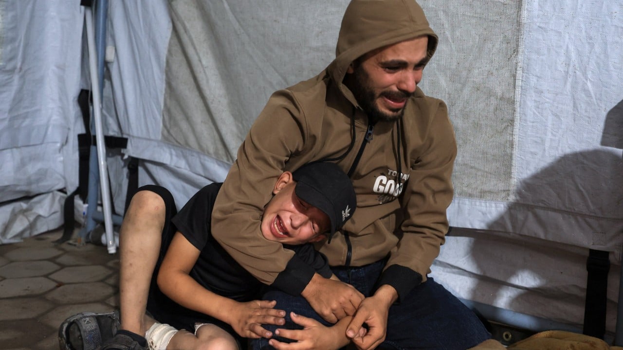 Israeli air strikes kill 25 in Gaza, rattling ceasefire