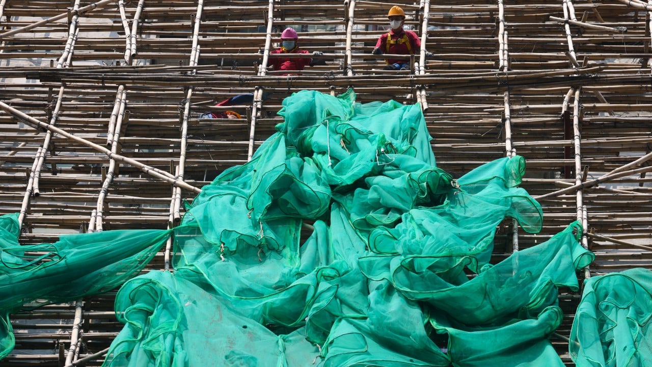 Probe into allegedly fake mesh certificates widened to 6 Hong Kong estates