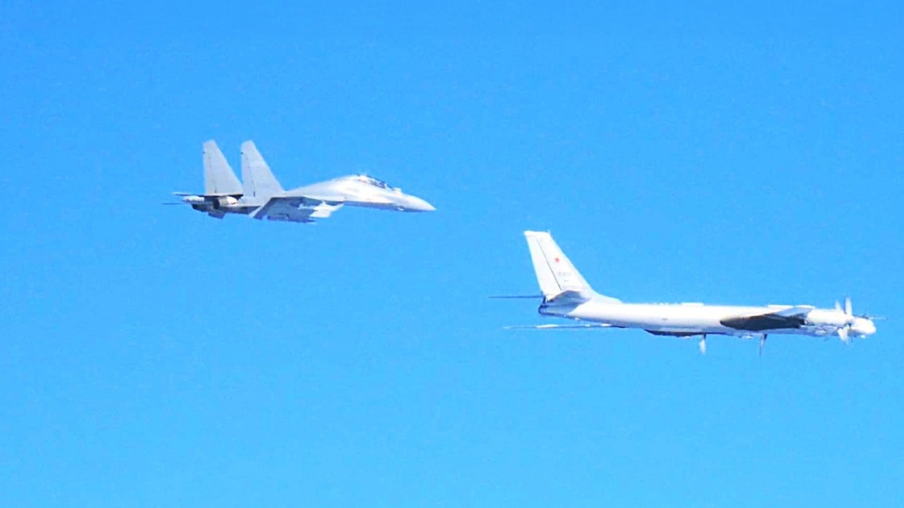 Rusija in Kitajska izvedli skupno patruljo bombnikov blizu Japonske, kar povečuje napetosti