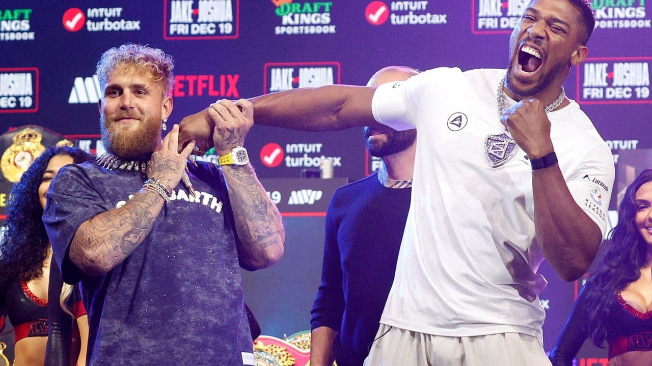 Jake Paul in Anthony Joshua sta se soočila pred borbo, Joshua presenetil s potezo s ketnico