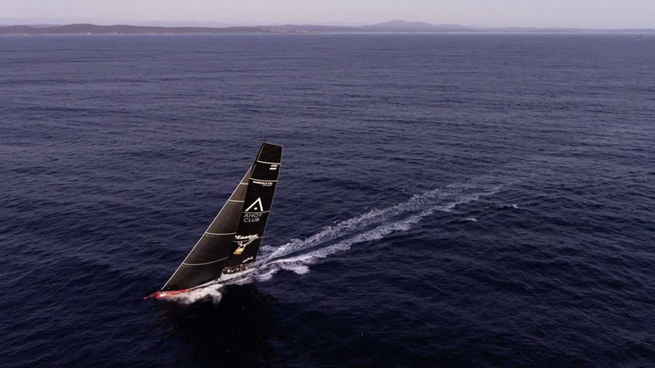Comanche in LawConnect sta se drugi dan regate Sydney-Hobart tesno borila