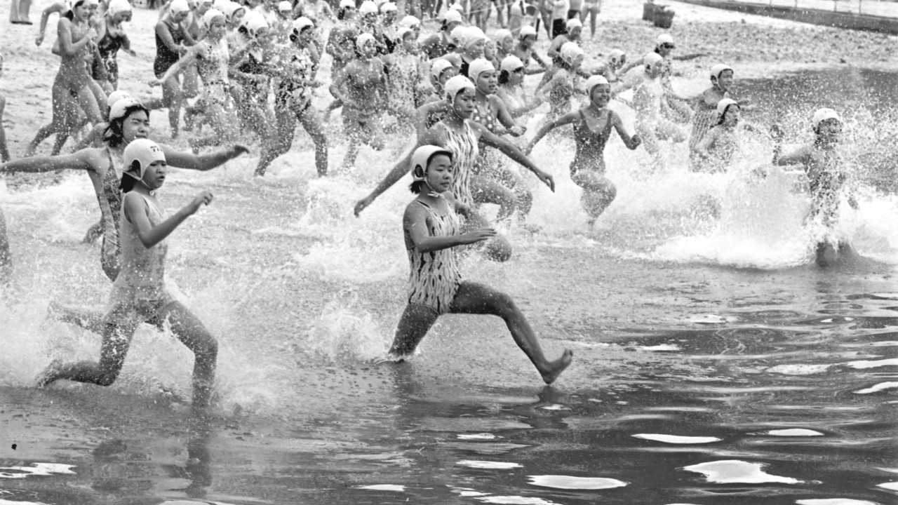 In pictures: Hong Kong swimmers braving the cold on New Year’s Day, from the 1970s to 2000s