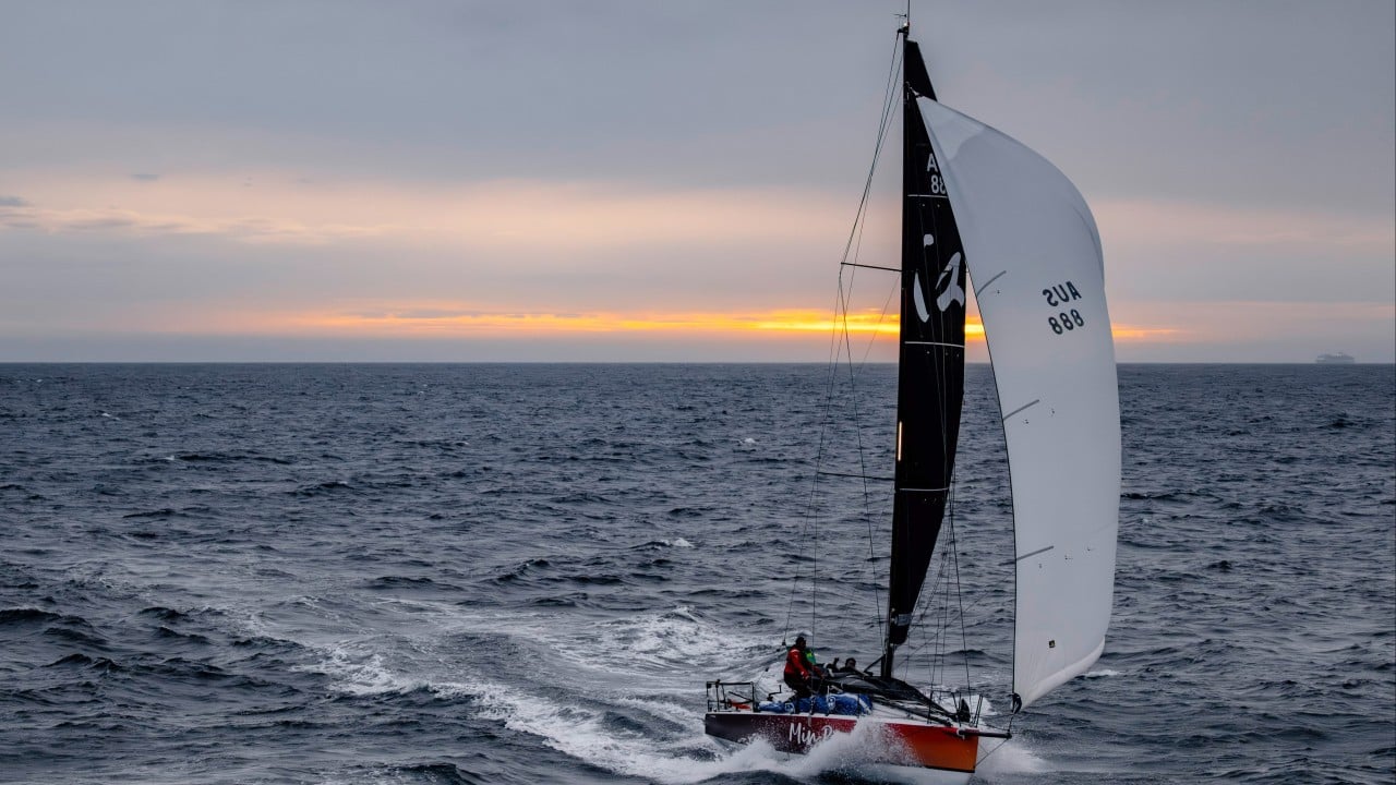 Francoska jadralca na majhni jadrnici osvojila prestižno priznanje na dirki od Sydneyja do Hobarta