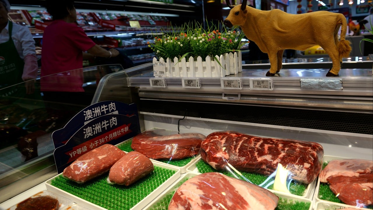 Kitajska zvišala carine na uvoz govejega mesa, Avstralija pričakuje izgubo milijarde dolarjev