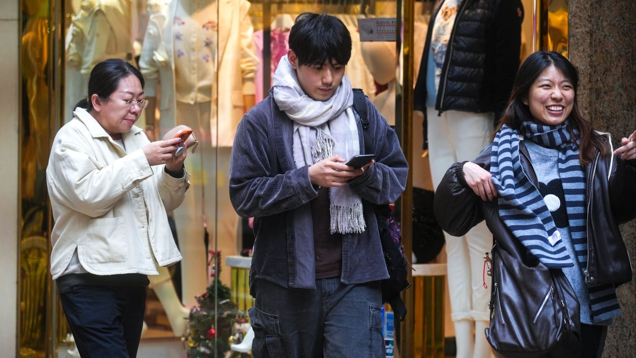 Hong Kong wakes up to coldest morning so far this winter at 12.9 degrees Celsius