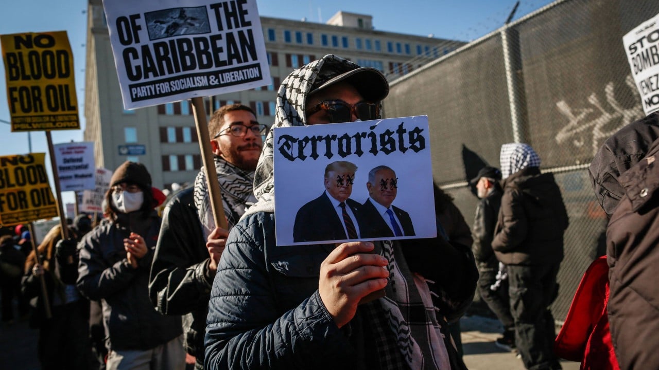 Trump napovedal nadaljnje akcije in sprožil ugibanja o Grenlandiji, Kubi in Kolumbiji