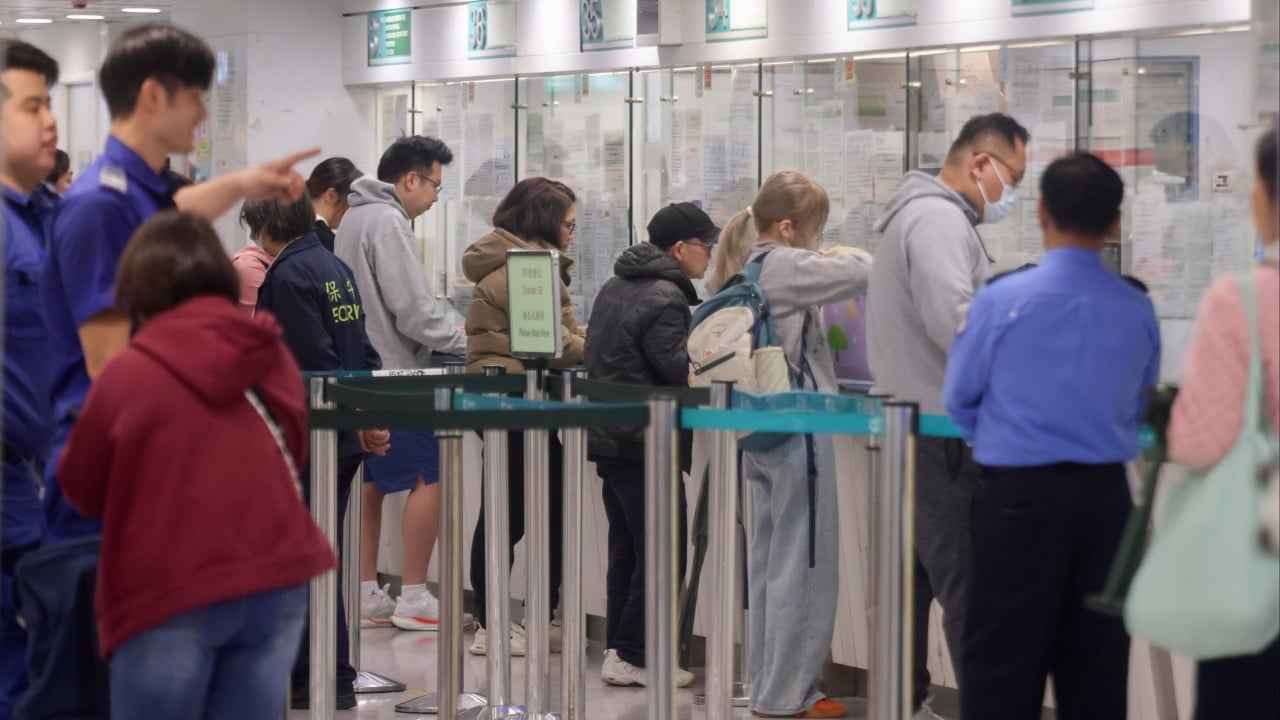 Hong Kong Drivers Ignore End of Walk-In License Service