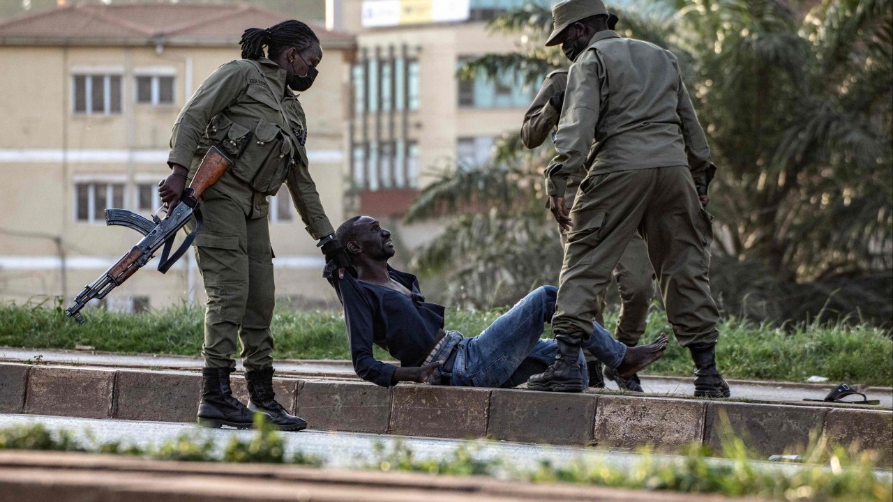 Uganda election: Bobi Wine under house arrest amid violence claims, Museveni nears 5th term