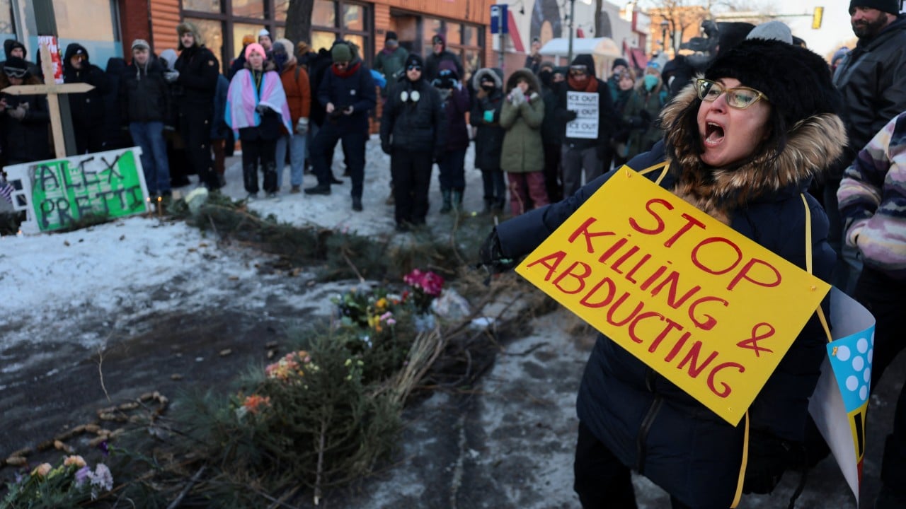 In Minneapolis, resistance to ICE hardens after agents kill another US citizen