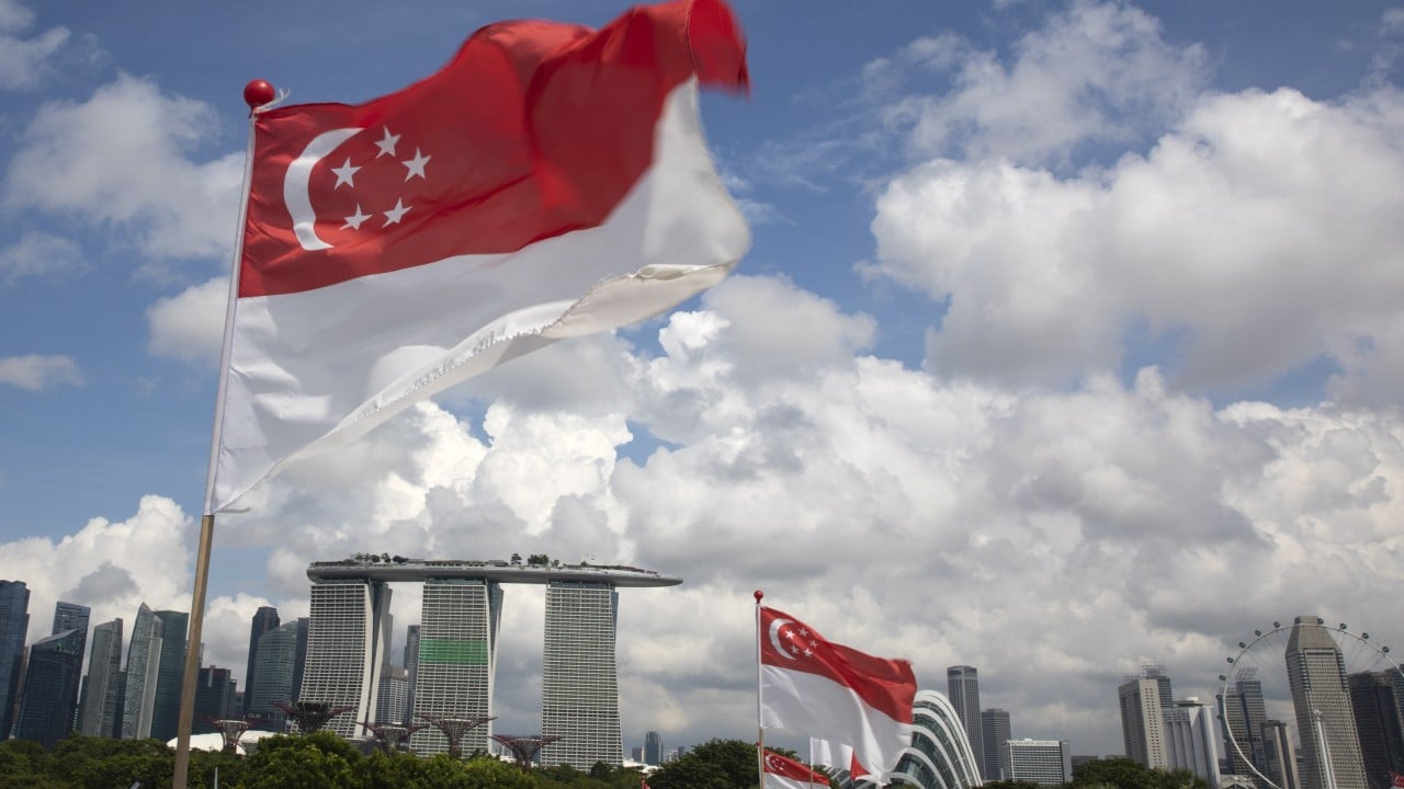 シンガポール、沈没船の不法再入国でインドネシア人6人を投獄、むち打ち刑を宣告 シンガポール、沈没船の不法再入国でインドネシア人6人を投獄、むち打ち刑を宣告