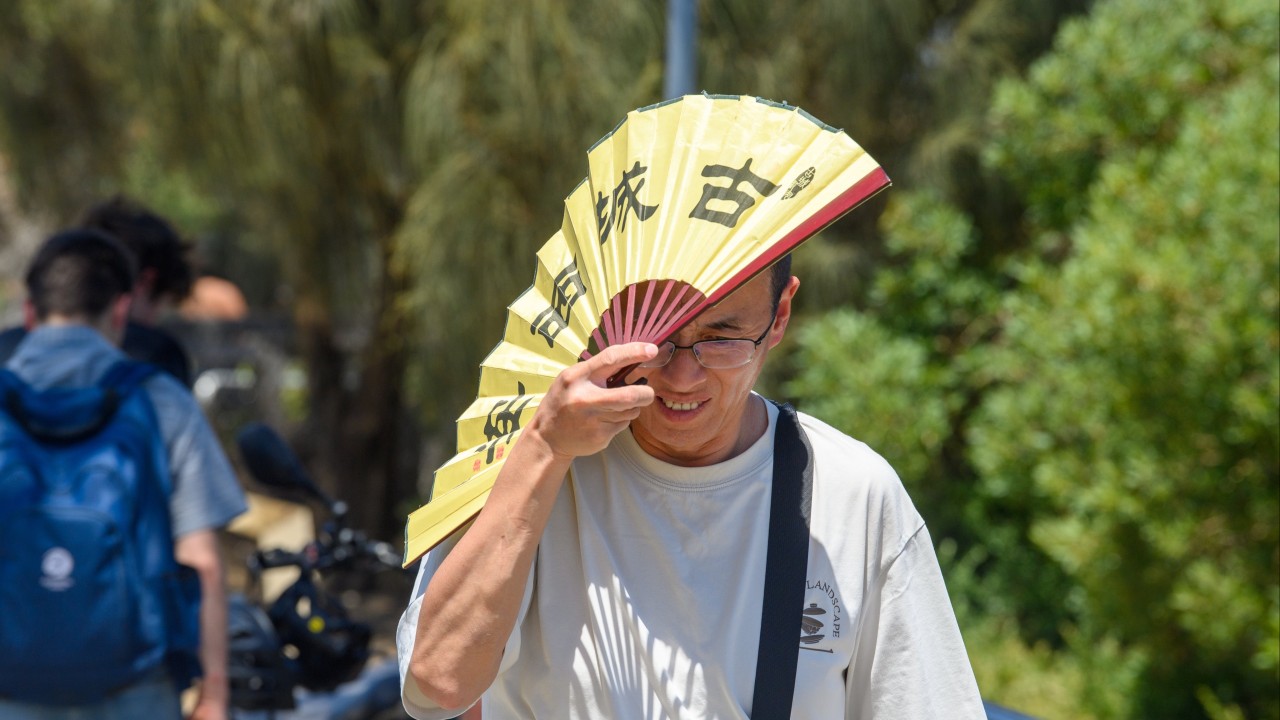 Australia swelters as temperatures near 50 degrees in record-breaking heatwave