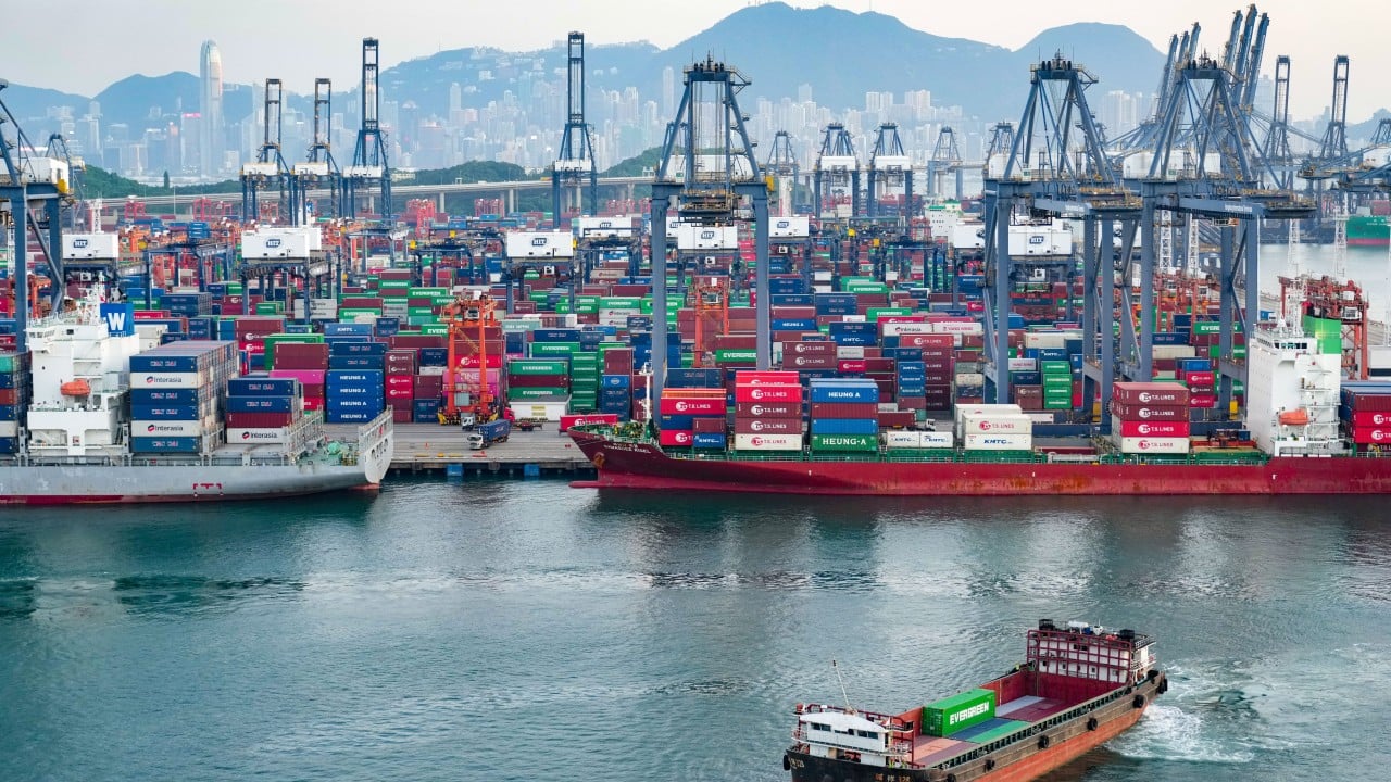 Hong Kong’s exports rose 15.4% in 2025 to ‘historical high’