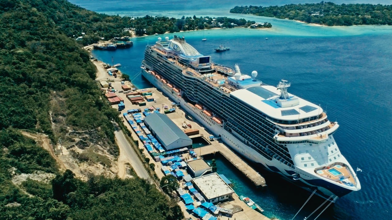 Vanuatu seeks Hong Kong’s regulatory expertise, woos investors and tourists