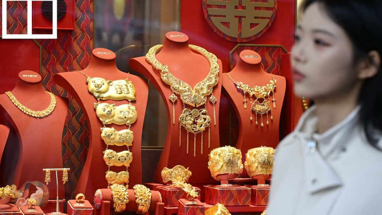 Shanghai residents offload their gold as prices surge to record highs