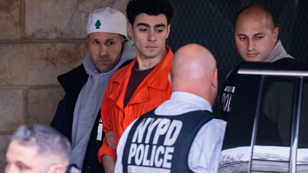 Man posing as FBI agent tries to free Luigi Mangione