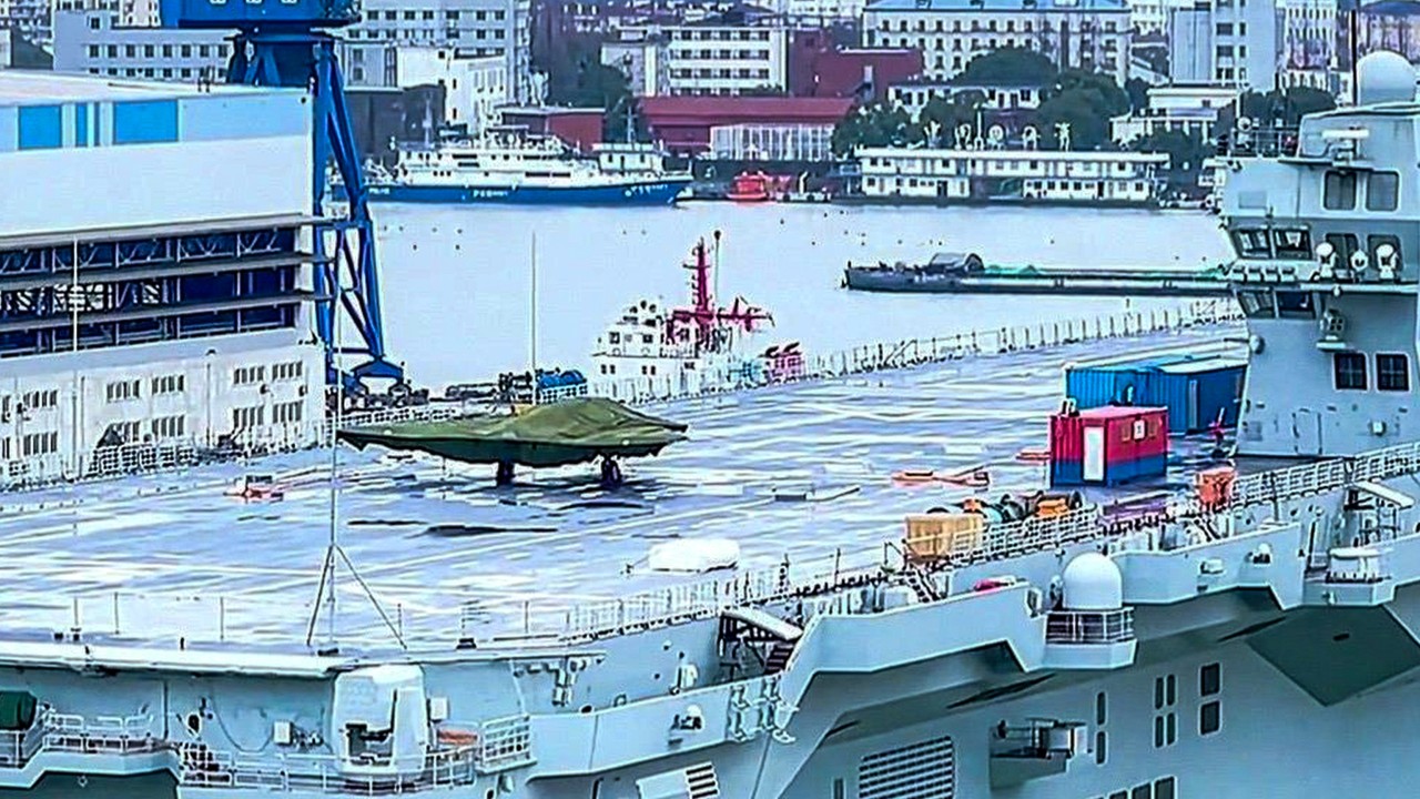Has China’s GJ-21 stealth attack drone joined sea trials for Type 076 Sichuan?