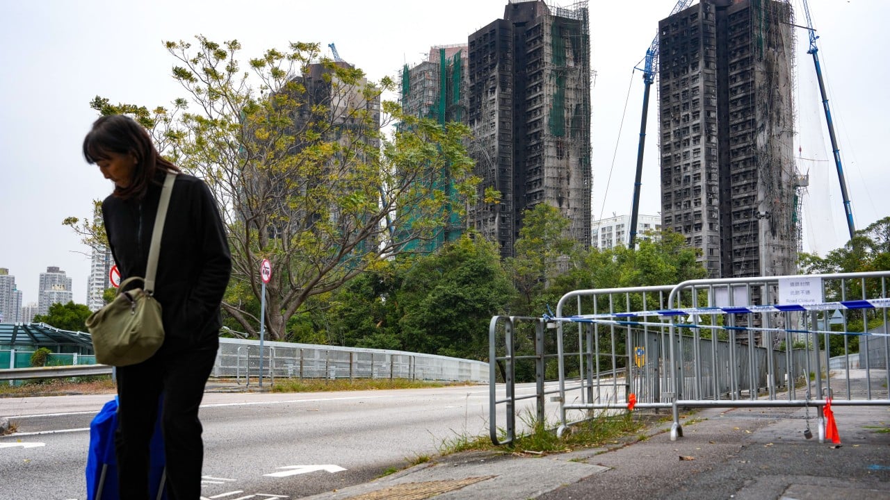 Senior civil servants to face scrutiny in Hong Kong blaze inquiry