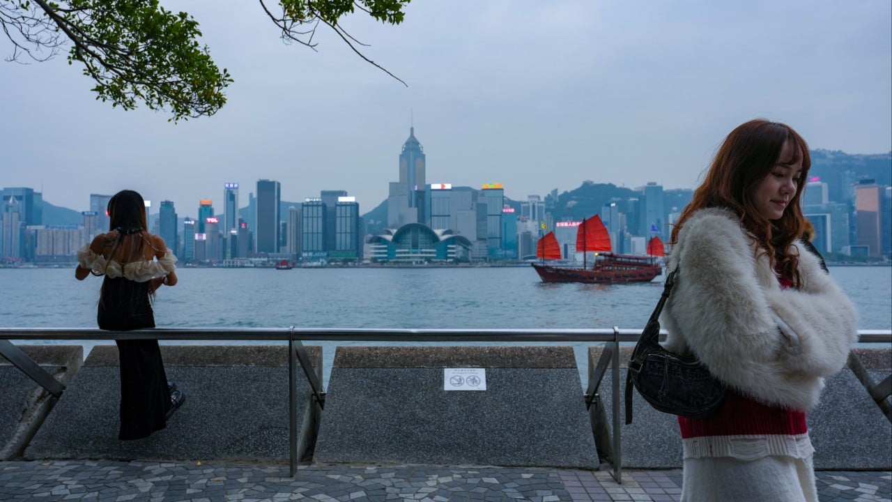 Temperatures to drop to 13 degrees on Sunday as cold front sweeps Hong Kong